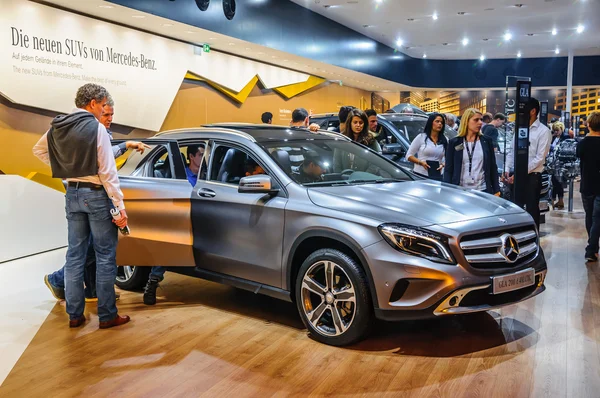 FRANKFURT - SEPTIEMBRE 2015: Mercedes-Benz GLA 200 d 4MATIC presentado — Foto de Stock