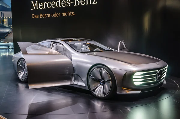 Frankfurt - september 2015: Mercedes-Benz konceptet Iaa presenteras vid Ia — Stockfoto