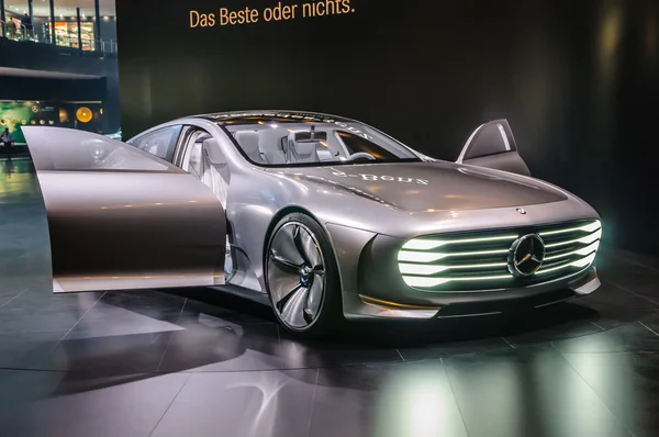 Frankfurt - september 2015: Mercedes-Benz konceptet Iaa presenteras vid Ia — Stockfoto