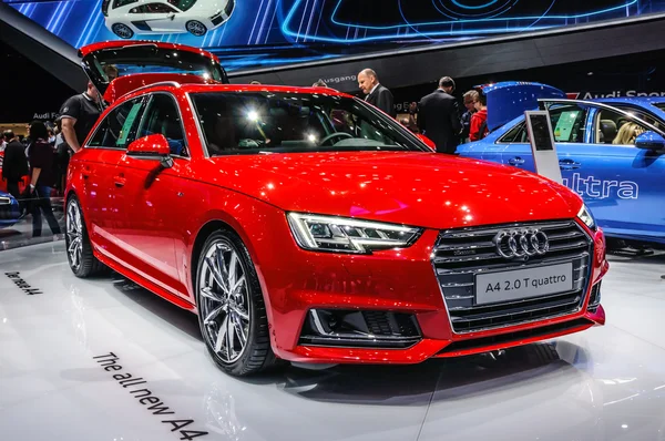 FRANKFURT - SEPTIEMBRE 2015: Audi A4 3.0 TDI quattro presentado en la IAA — Foto de Stock