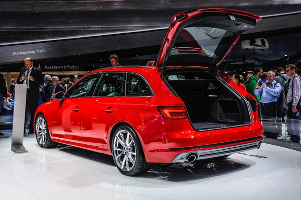 FRANKFURT - SEPT 2015: Audi A4 3.0 TDI quattro presented at IAA — Stock Photo, Image