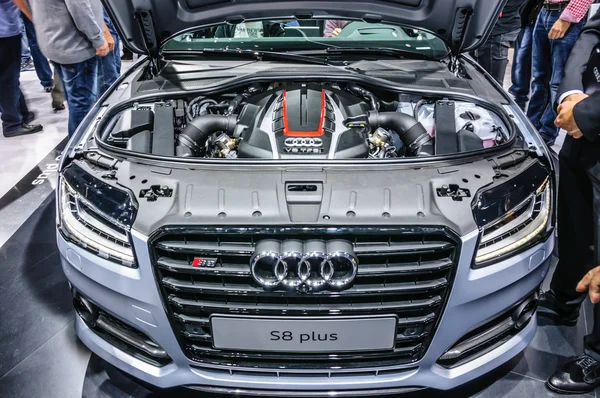 FRANKFURT - SEPT 2015: Audi S8 plus presented at IAA Internation — Zdjęcie stockowe