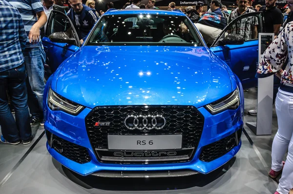 FRANKFURT - SEPT 2015: Audi RS 6 presented at IAA International — Stockfoto