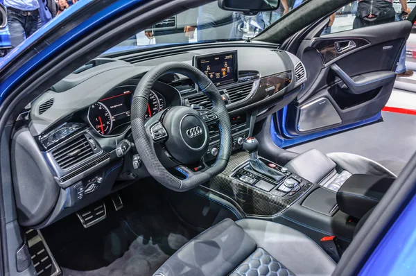 FRANKFURT - SEPT 2015: Audi RS 6 presented at IAA International — ストック写真