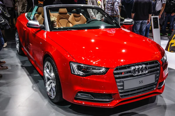 FRANKFURT - SEPT 2015 : Audi S5 présenté à IAA International Mo — Photo