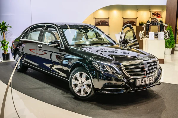 FRANKFURT - SEPTIEMBRE 2015: Trasco Premium Limousine Mercedes-Benz S — Foto de Stock