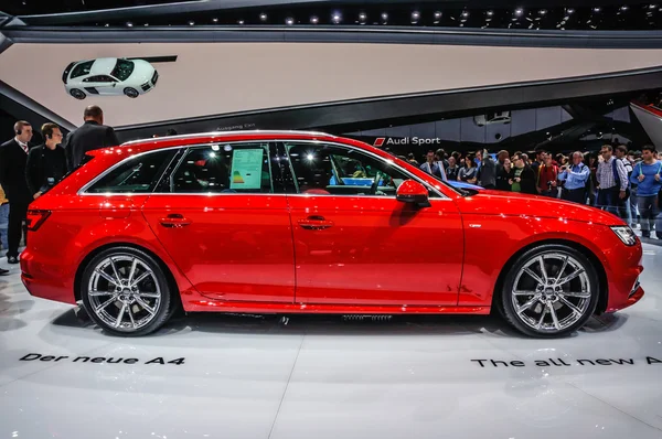 FRANKFURT - SEPT 2015: Audi A4 3.0 TDI quattro apresentado no IAA — Fotografia de Stock