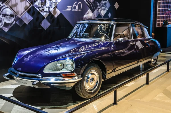 FRANKFURT - SEPT 2015: Citroen DS 21 Pallas 1971 presented at IA — Stock Photo, Image