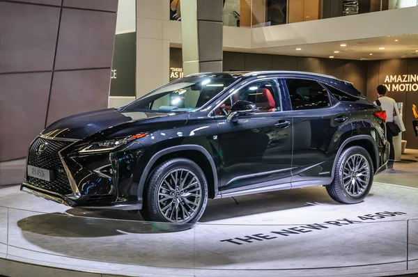 FRANKFURT - SEPT 2015 : Lexus RX450h présenté à IAA Internation — Photo