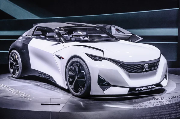 FRANKFURT - SEPT 2015: Peugeot Fractal Concept presented at IAA — Stok fotoğraf