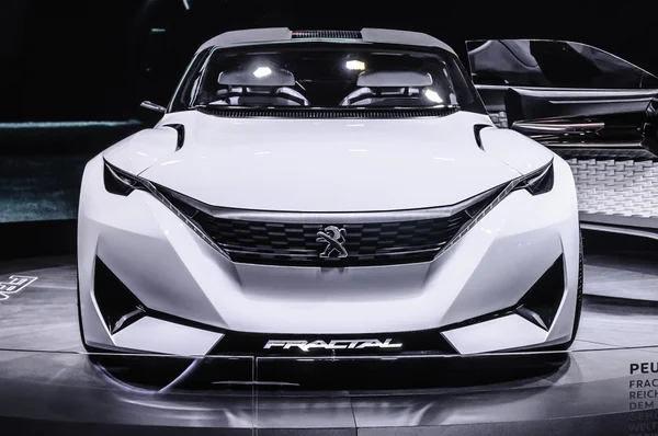 FRANKFURT - SEPTIEMBRE 2015: Peugeot Fractal Concept presentado en IAA —  Fotos de Stock