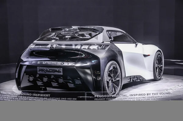 FRANKFURT - SEPT 2015: Peugeot Fractal Concept presented at IAA — Stock Photo, Image