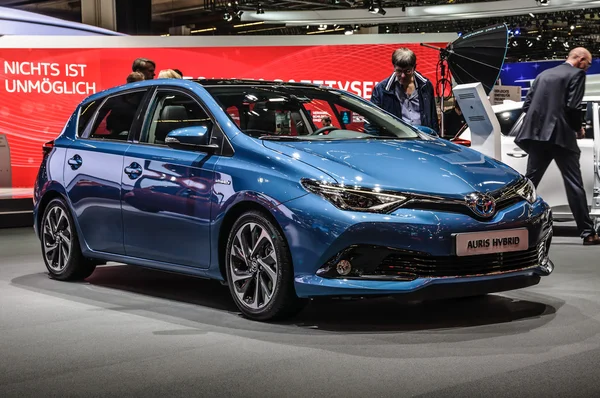 FRANKFURT - SEPT 2015: Toyta Auris Hybrid presented at IAA Inter — Stock Photo, Image