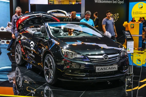 FRANKFURT - SEPT 2015: Opel Cascada presented at IAA Internation — стокове фото