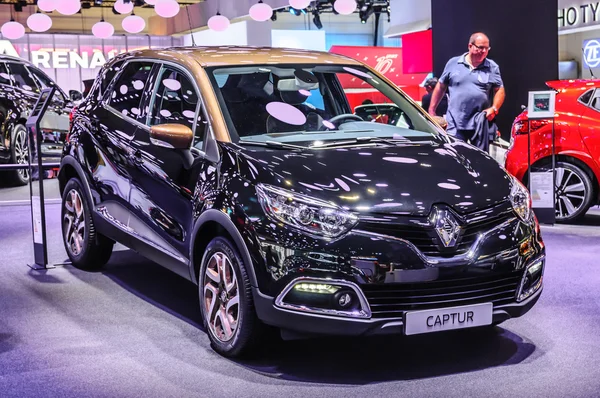 FRANKFURT - SEPT 2015: Renault Captur presented at IAA Internati — Stockfoto