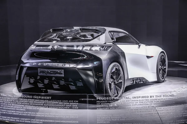 FRANKFURT - SEPT 2015: Peugeot Fractal Concept presented at IAA — 图库照片