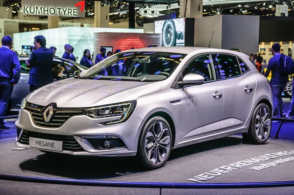 FRANKFURT - SEPTIEMBRE 2015: Renault Megane presenta en IAA Internati —  Fotos de Stock