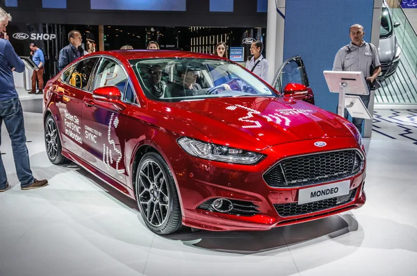 FRANKFURT - SEPT 2015: Ford Mondeo presented at IAA Internationa — Zdjęcie stockowe