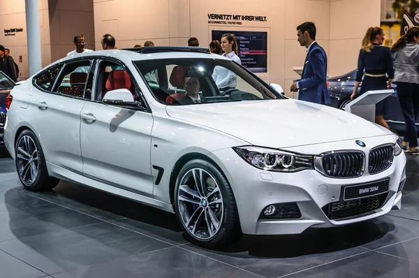 FRANKFURT - SEPT 2015: BMW 325d presented at IAA International M — стокове фото