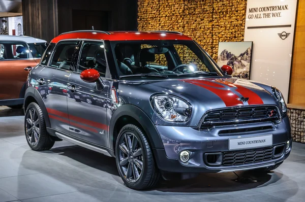 FRANKFURT - SEPT 2015: Mini Cooper Countryman presented at IAA I — Stock Fotó