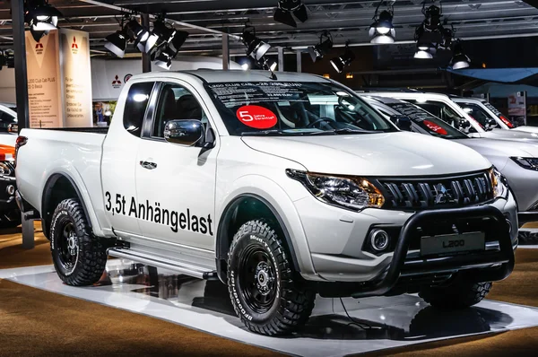 FRANKFURT - SEPT 2015: Mitsubishi L200 presented at IAA Internat — Stock fotografie