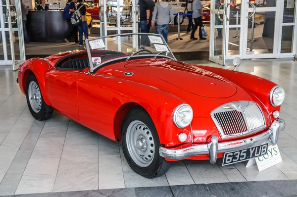 Frankfurt - September 2015: mga twin cam roadster auf der iaa in Frankfurt vorgestellt — Stockfoto