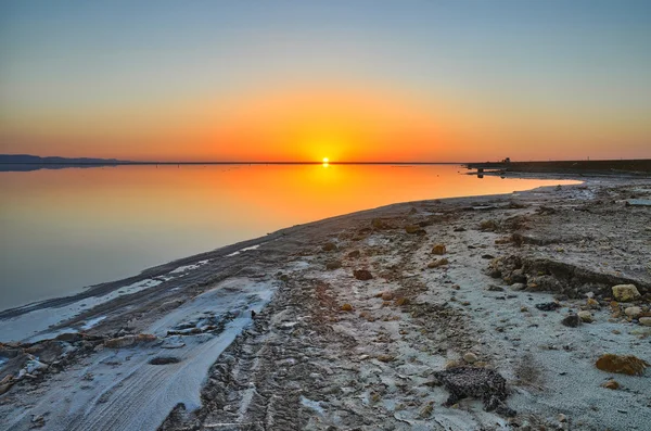 Răsărit frumos pe lacul sărat Chott el Djerid, deșertul Sahara, T — Fotografie, imagine de stoc