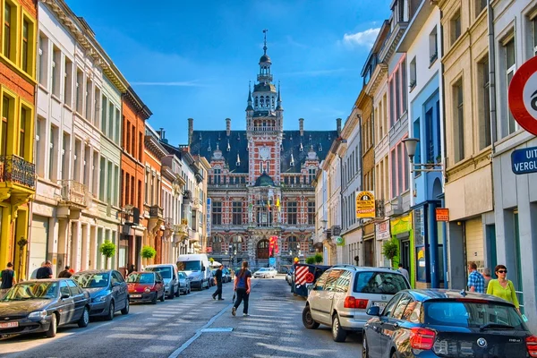 ANTWERP, BELGIUM - JUN 2013: Street with guild houses on June 7, — Stock Photo, Image