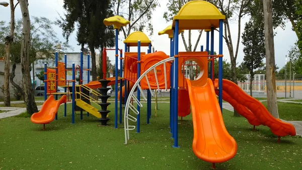 Parque infantil para crianças — Fotografia de Stock