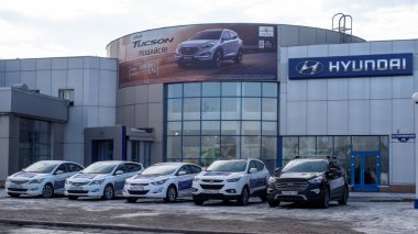 Novokuznetsk, Rusya - 22 Mart 2016: Office satıcısı Hyundai. Hyundai Motor Company bir Güney Koreli otomotiv üreticisi.