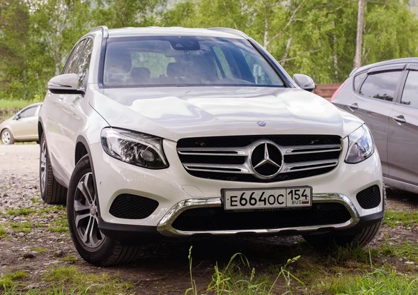 Novosibirsk, Oroszország - 2016. június 19.: Autó Mercedes-Benz Glc 220d 4matic — Stock Fotó