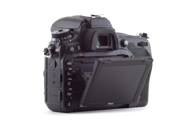 Osinniki, Rusya - 07 Aralık 2014: Nikon D750 kamera gövdesi, ilk dijital Slr fotoğraf makinesi Fx Nikonâ € ™ s tarih ile kendi etrafında dönmek perde ve Wi-Fi