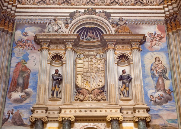 GRANADA, ESPAGNE - 29 MAI 2015 : Les fresques et les reliefs de l'arrière de l'église Monasterio de San Jeronimo de Juan de Medina à partir de 18.cent . — Photo