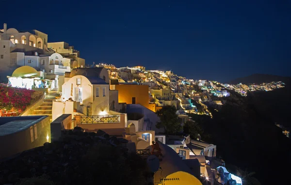 Santorini - A tekintet Oia-tól keletre éjszaka. — Stock Fotó