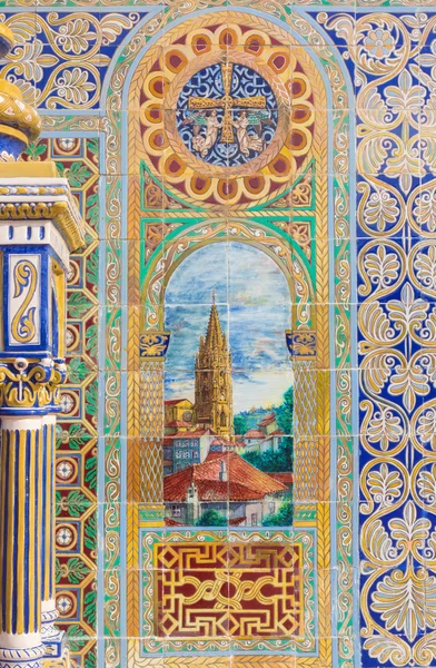 SEVILLE, ESPANHA - OUTUBRO 28, 2014: O detalhe de azulejos 'Provincia Alcoves' ao longo das paredes da Plaza de Espana (1920) por Domingo Prida . — Fotografia de Stock