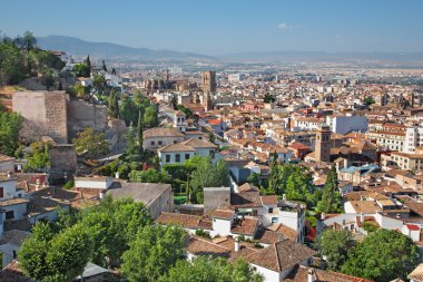 Granada - Katedrali olan şehrin görünüşü