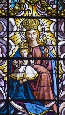 Malaga, İspanya - 31 Mayıs 2015: Katedral'de pencere camında çocukla Madonna.