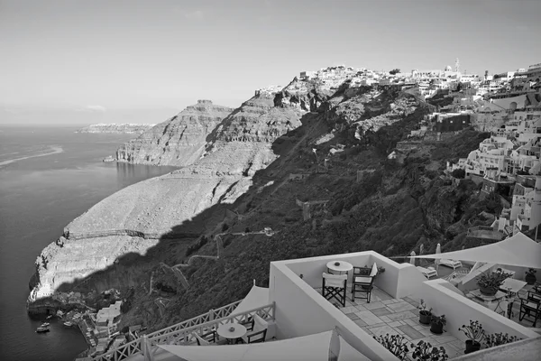 Santorini, Grekland - oktober 6, 2015: The Fira i morgonljuset och i Firostefani — Stockfoto
