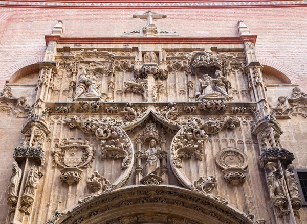 MALAGA, ESPANHA - 31 de maio de 2015: O portal gótico da capela lateral da Catedral . — Fotografia de Stock