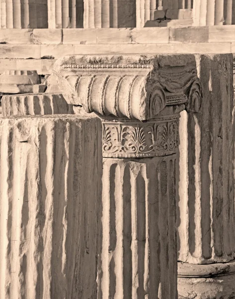 Athene-de details van Ionische hoofdstad op de Akropolis. — Stockfoto