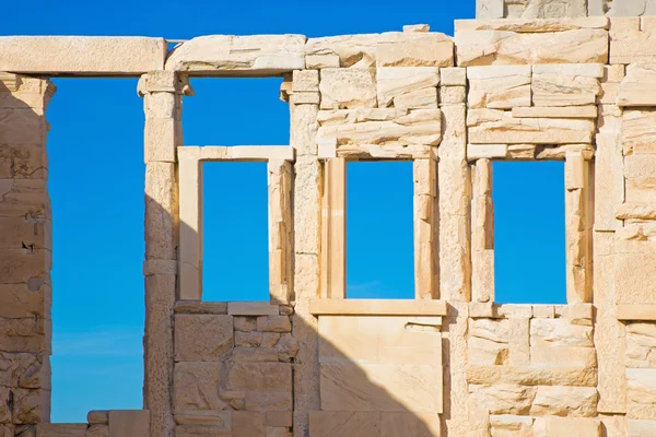 Athény-detail stěn s okny Erechtheion na Akropoli — Stock fotografie