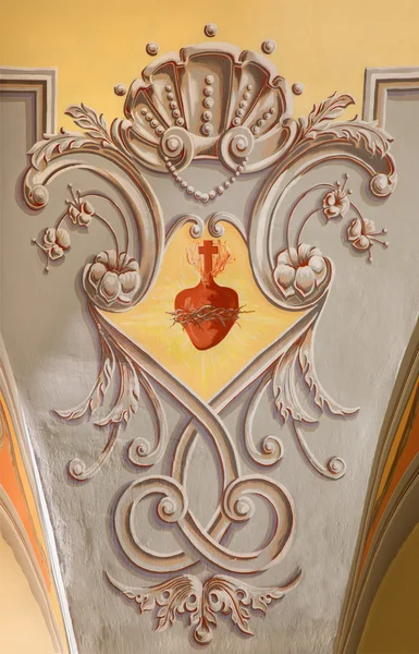 Sebechleby, Slovensko - 26. února 2016: The Neo barokní freska v farní kostel svatého Michaela srdcem Ježíše. — Stock fotografie