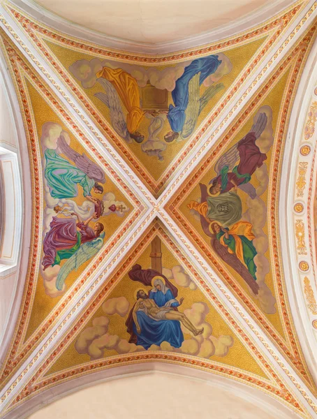 Banska Stiavnica, Slowakije-5 februari 2015: de fresco's op het plafond van de parochiekerk vanaf jaar 1910 door P. J. kern. — Stockfoto