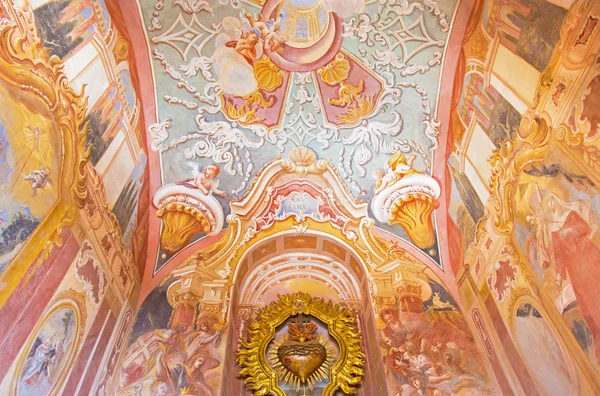 BANSKA STIAVNICA, SLOVAQUIE - 20 FÉVRIER 2015 : La fresque de l'église basse du calvaire baroque d'Anton Schmidt des années 1745 dans la chapelle du Sacré-Cœur . — Photo