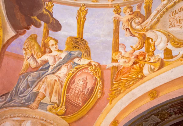 BANSKA STIAVNICA, ΣΛΟΒΑΚΙΑ - 20 ΦΕΒΡΟΥΑΡΙΟΥ 2015: Η λεπτομέρεια της τοιχογραφίας στον τρούλο στο μεσαίο ναό του μπαρόκ γολγοθά από τον Anton Schmidt από τα χρόνια 1745. Άγγελοι με τα μουσικά όργανα. — Φωτογραφία Αρχείου