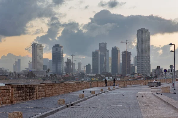 TEL AVIV, ISRAEL - MARCH 2, 2015: The waterfront under old Jaffa and Tel Aviv in morning. — Stock Photo, Image