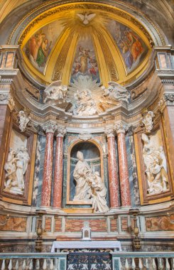 Rome, İtalya - 26 Mart 2015: Villanova St. Thomas onun yan şapel Corso Caffa (1635-1667) Basilica di Sant Agostino (Augustine kilise tarafından Mermer heykel).