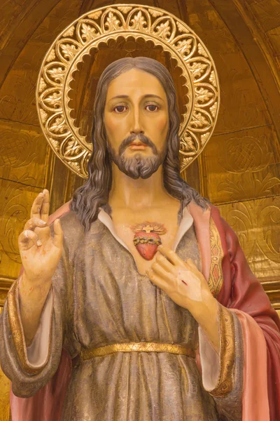 科尔多瓦，西班牙 - 2015年5月27日：由不知名的艺术家cca雕刻的耶稣之心的彩色雕像。1780年在教堂伊格莱西亚德圣胡安和托多斯洛斯桑托斯. — 图库照片