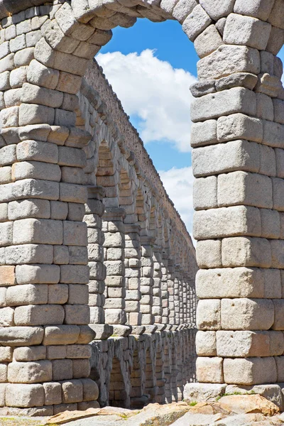 Segovia Aquaduct Uit Het Zuiden — Stockfoto