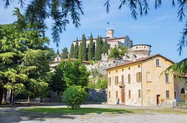 Brescia Het Kasteel Park Het Avondlicht — Stockfoto